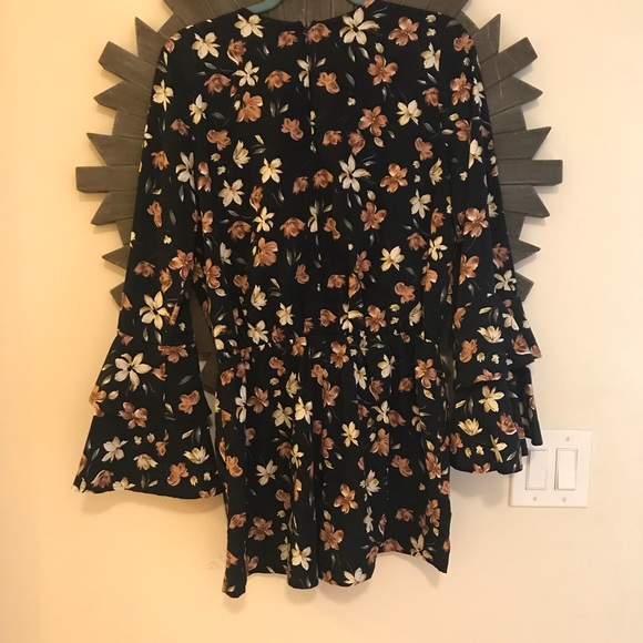 Floral Sugarlips Bell Sleeve Romper - Picture 3 of 5